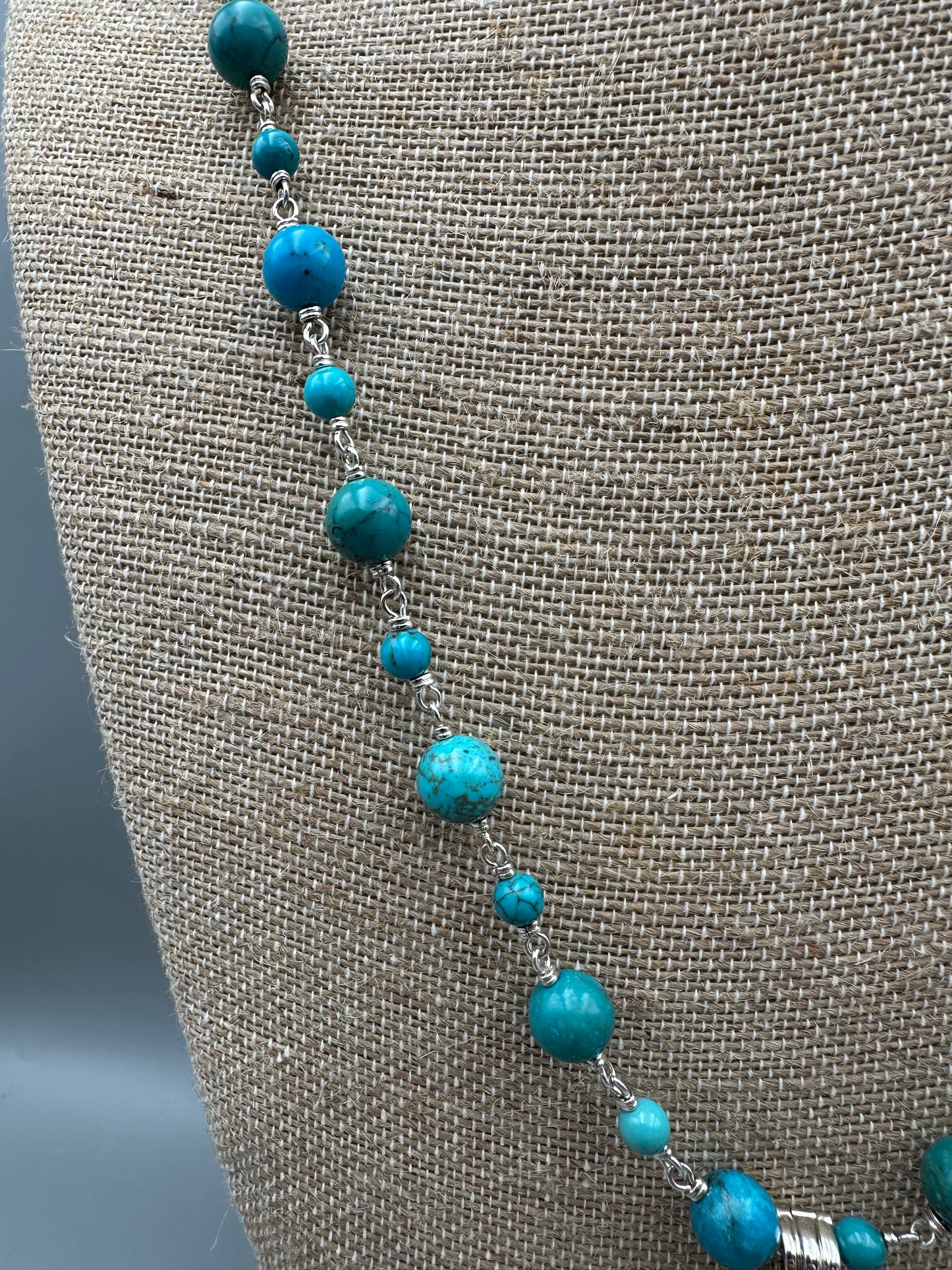 Vintage Whitney Kelly 23 inch turquoise beaded necklace