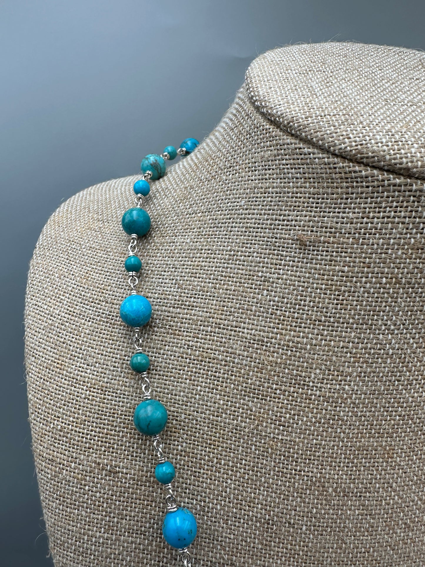 Vintage Whitney Kelly 23 inch turquoise beaded necklace