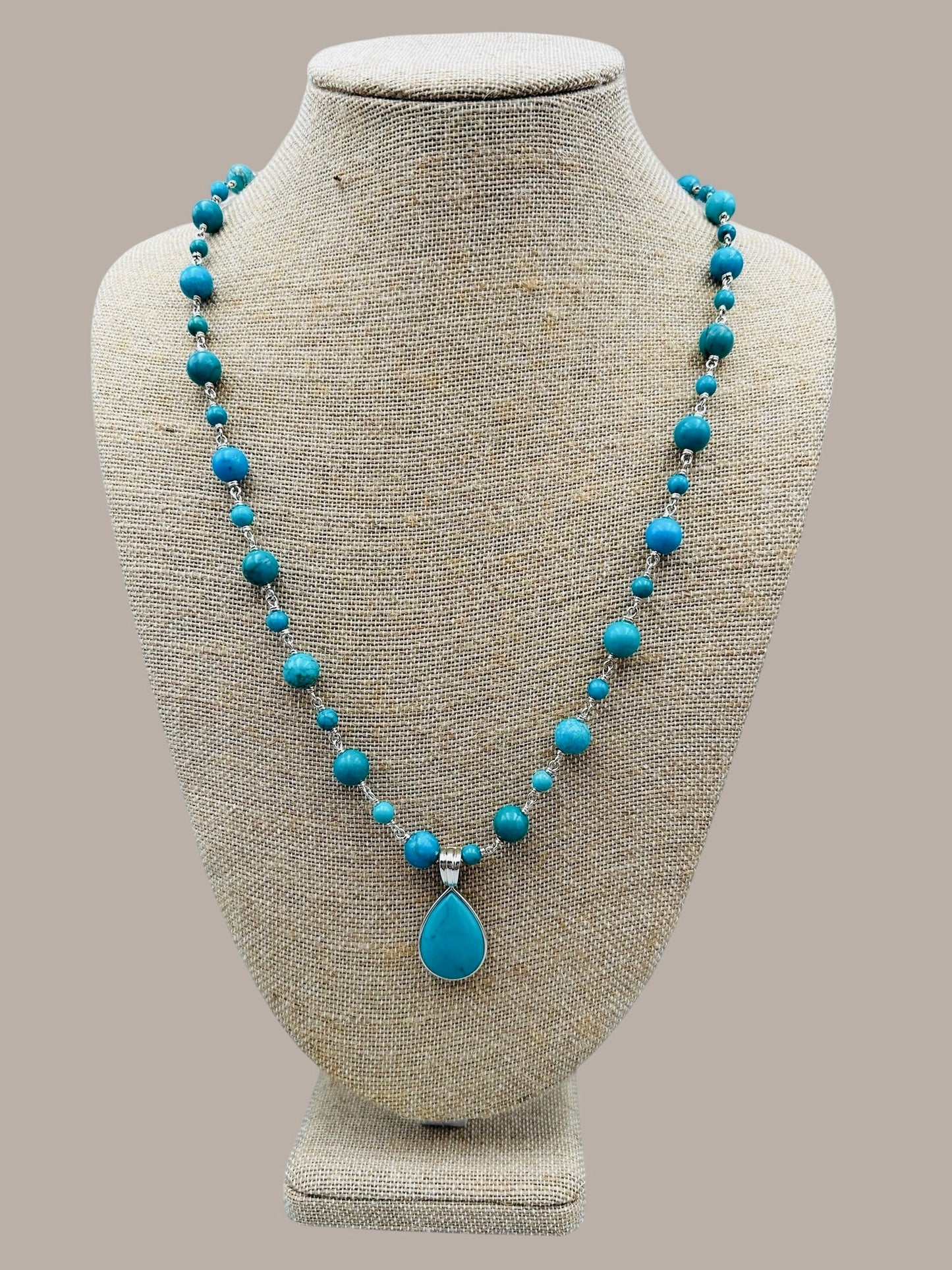 Vintage Whitney Kelly 23 inch turquoise beaded necklace